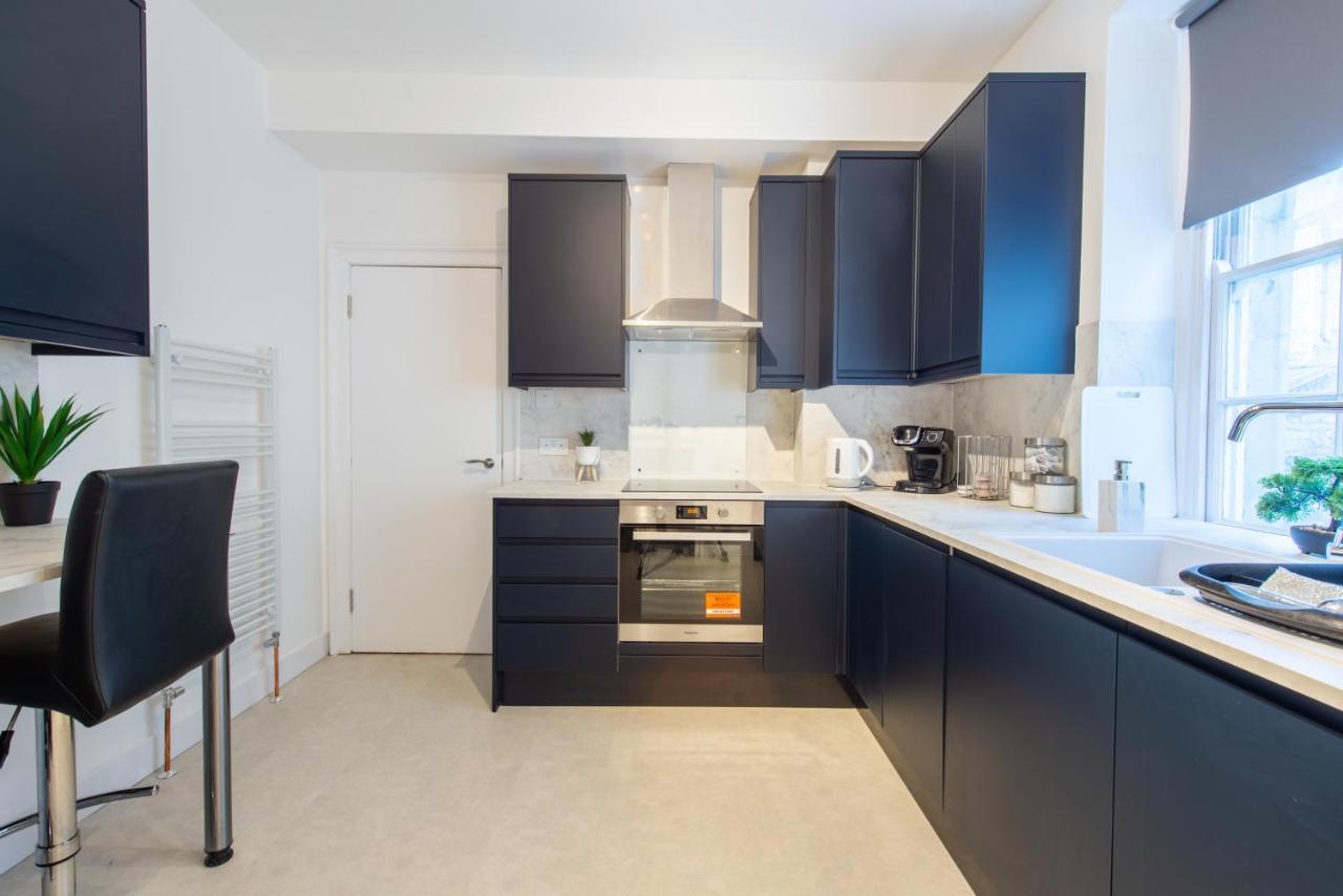 Luxe Maisonette- Parking, 4K Tvs, Leds, Local Snacks And More! Bath Esterno foto