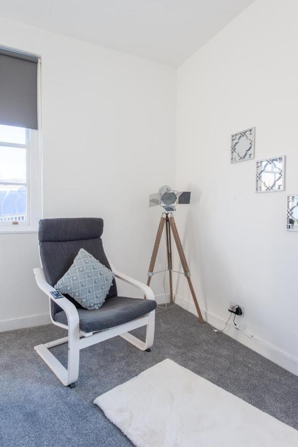 Luxe Maisonette- Parking, 4K Tvs, Leds, Local Snacks And More! Bath Esterno foto