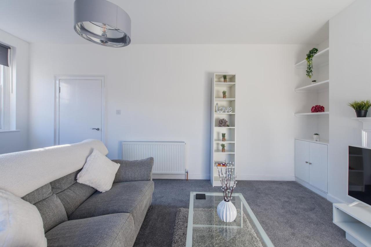 Luxe Maisonette- Parking, 4K Tvs, Leds, Local Snacks And More! Bath Esterno foto